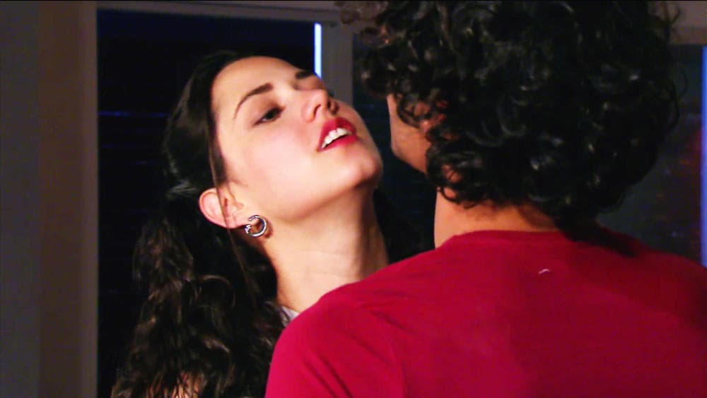 Nora tuvo varios amores en 
<i>El color de la pasión</i>, no perdió la oportunidad de seducir a Rodrigo para arruinar la felicidad de Lucía.