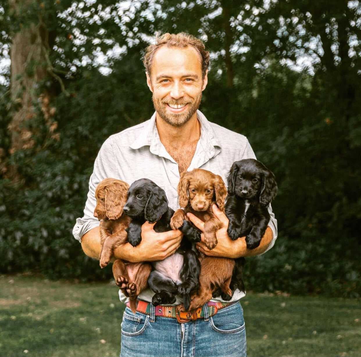 "De mis propias experiencias 
<b><a href="https://www.univision.com/entretenimiento/realeza/el-hermano-de-kate-middleton-sufre-de-depresion-trastorno-que-describe-como-un-cancer-mental" target="_blank">con el sufrimiento con la salud mental</a></b>, la depresión y la ansiedad, fue durante los últimos tres años que descubrí cuánto los animales realmente me estaban ayudando. Realmente no me di cuenta de inmediato", reconoció.
<br>