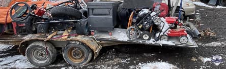 Las autoridades le piden a las personas que vean las fotos y si reconocen sus pertenencias llamen a la oficina de la policía.