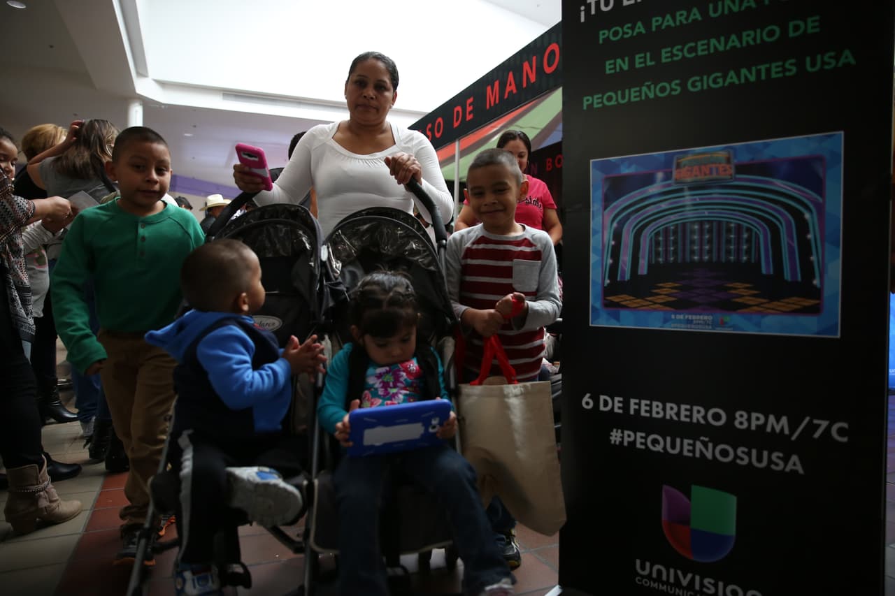 Las familias latinas presentes en el Carnaval de Pequeños Gigantes USA.