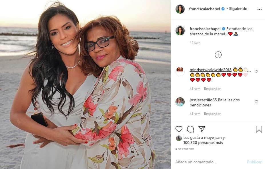 Una bonita instantánea de Francisca y su mami que queda como recuerdo de la boda de ella con su amado Francesco Zampogna.