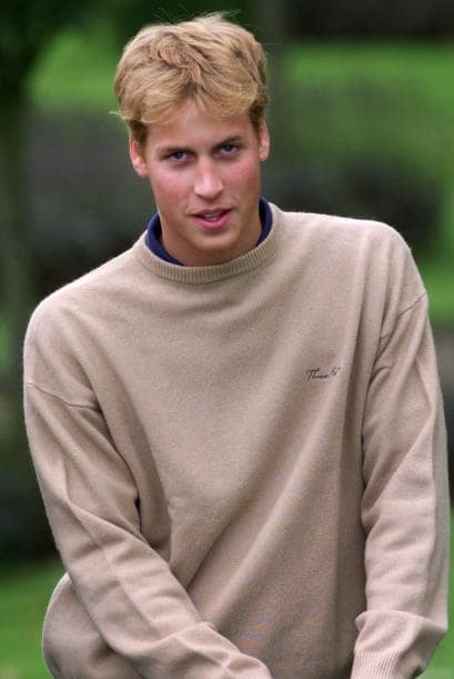 Su talento en los deportes lo llevó a ser capitán de varios equipos de los que formó parte en las diferentes disciplinas.