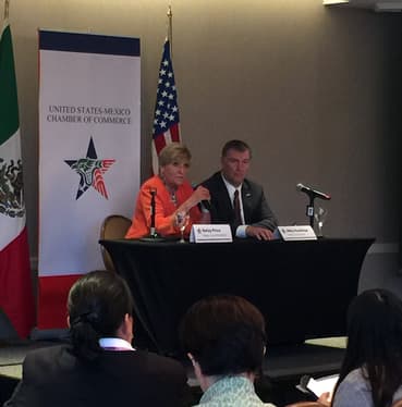 Alcaldesa de Fort Worth pide al gobernador de Texas tener en cuenta la importancia de los refugiados en esa ciudad