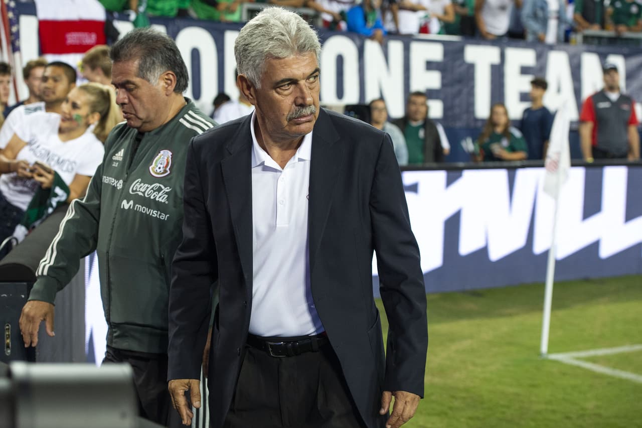 No se sabe quién dirigirá el próximo partido de México pero por el momento Tuca Ferretti se va de este interinato con dos reveses en la gira por EEUU.