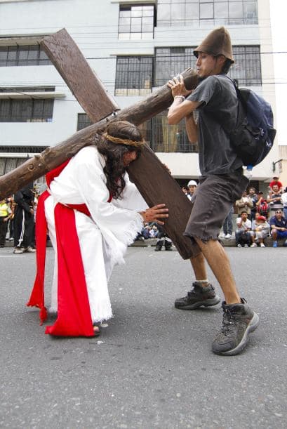 Al principio el número de Estaciones variaba pero se estandarizó en las catorce arriba mencionadas.