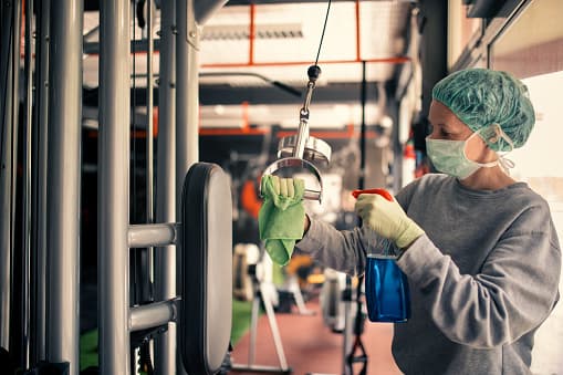 Los gimnasios e instalaciones de ejercicio pueden adoptar protocolos adicionales para ayudar a previnir cualquier brote de coronavirus.