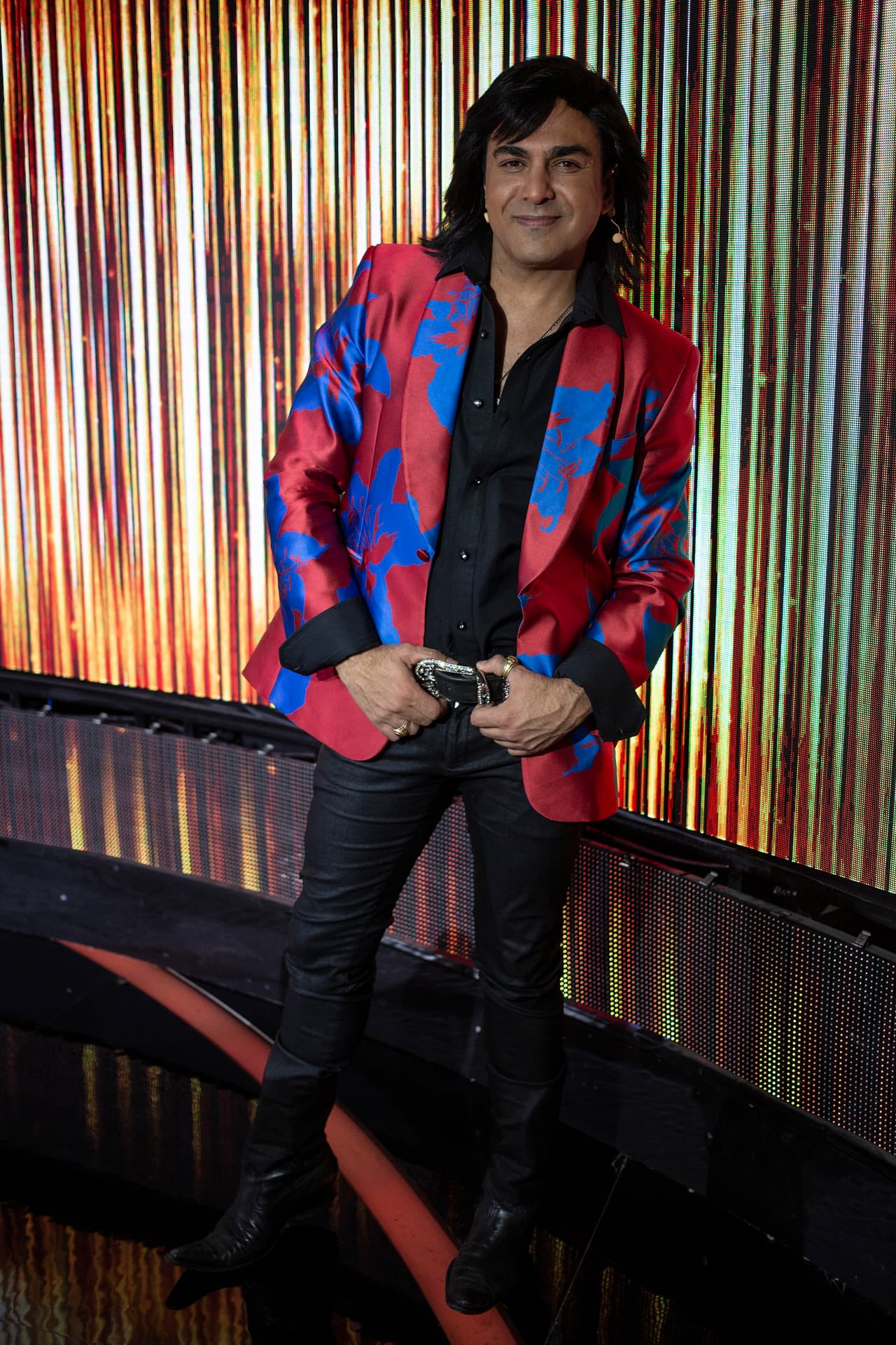 Albertano sacó carcajadas a los presentes también durante los cortes. Este galán no perdió la oportunidad de mostrar el 'outfit' que usó para la segunda gala.