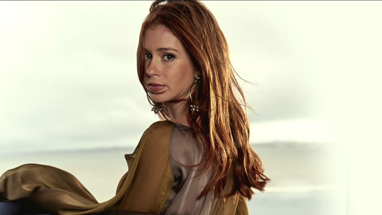 Utilizó un look con un poco de bronceado que le sentó de maravilla.