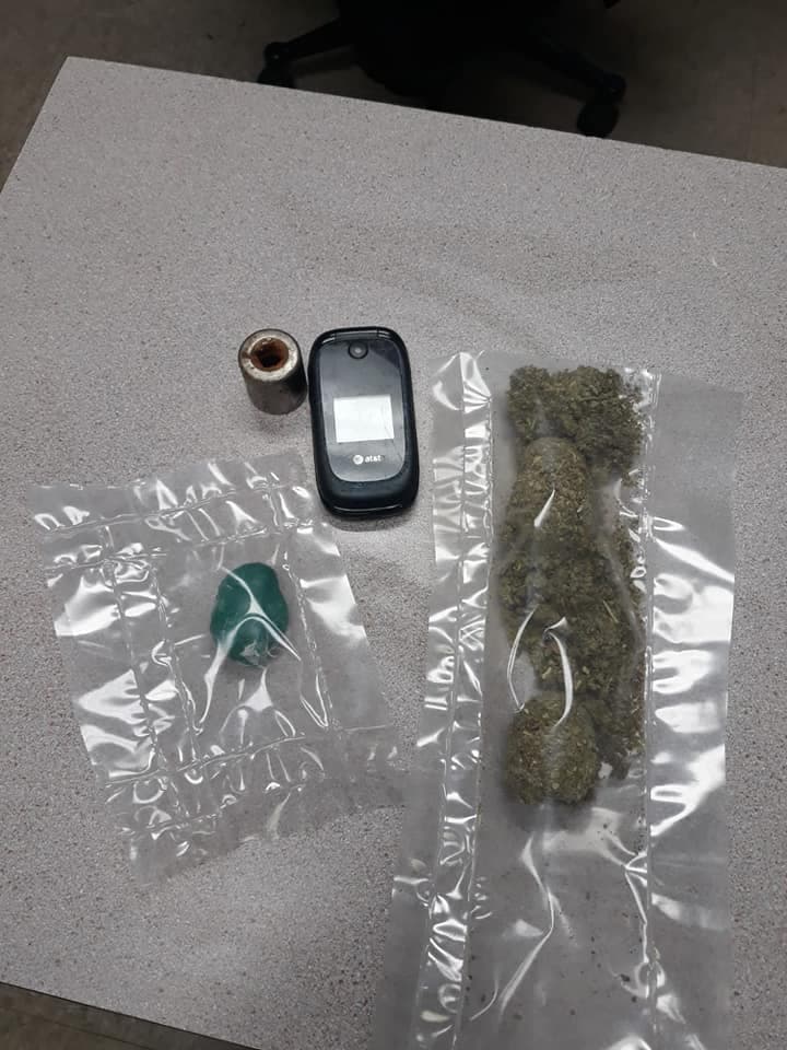 Ocuparon sustancias controladas y celulares.