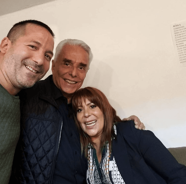 La familia Guzmán-Pinal vive una fuerte crisis después de que el 7 de abril 
<b><a href="https://www.univision.com/famosos/frida-sofia-acusa-abuelo-enrique-guzman-abuso-sexual-alejandra-guzman-fotos">Frida Sofía denunció públicamente haber sido "manoseada" por su abuelo </a></b>desde los 5 años.