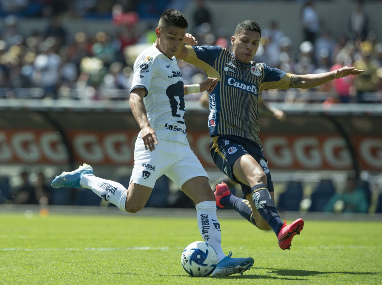 Pumas golea y vence a San Luis 4-0. Con doblete de Carlos Gonzalez, gol de Fabio Álvarez y Juan Ignacio Dinenno, los universitarios se colocan como segundos de la tabla en la Liga MX.