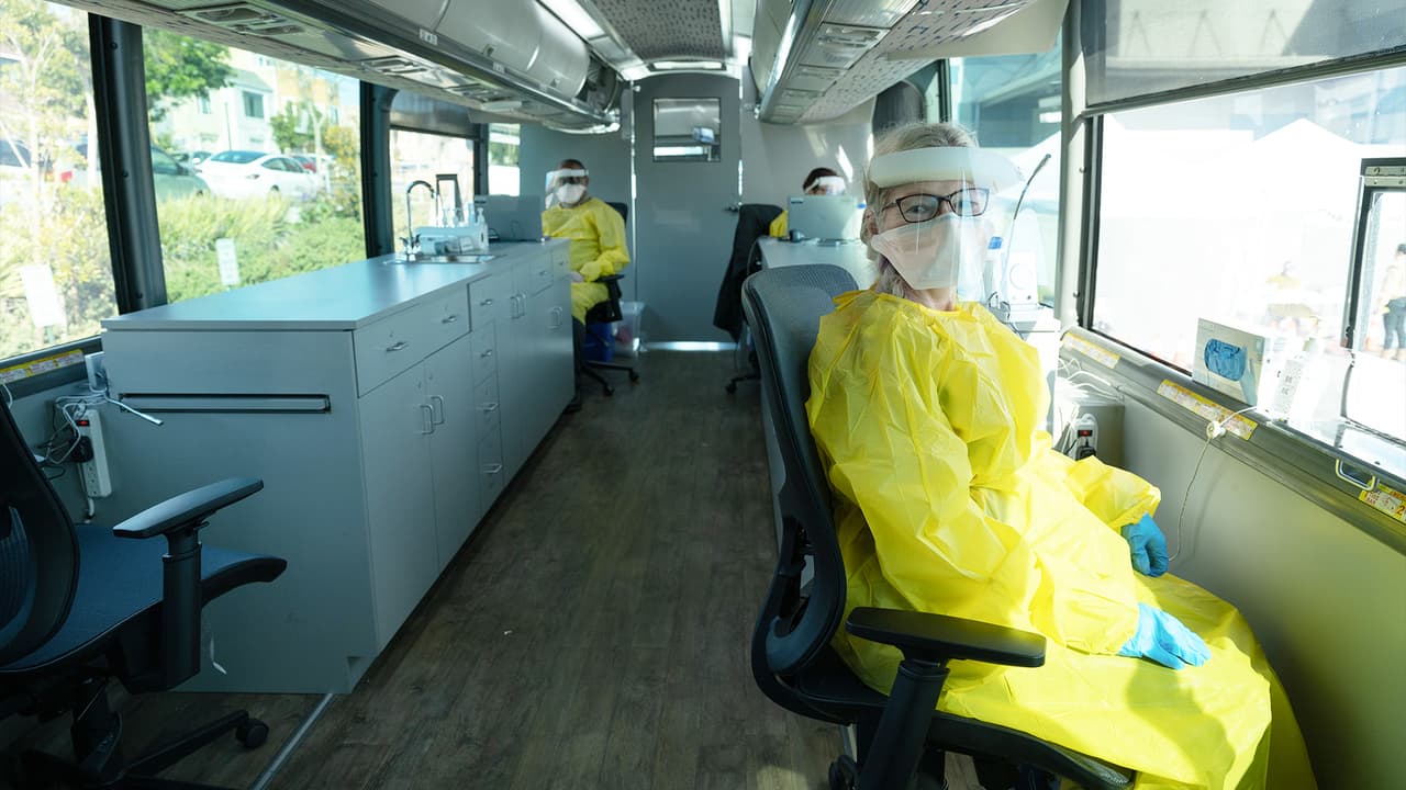 Incluyen
<b> filtración de aire de última generación, sistemas de saneamiento,</b> electricidad, agua corriente, Wi-Fi, almacenamiento, baños, estación de trabajo y áreas de descanso para los médicos a bordo.