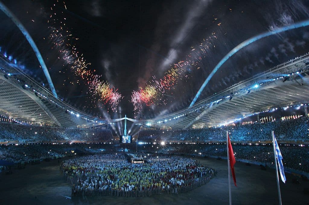 En agosto se llevaron a cabo en Atenas los XXVIII Juegos Olímpicos, después de 108 años Grecia volvió a ser la cede de esta competencia deportiva.