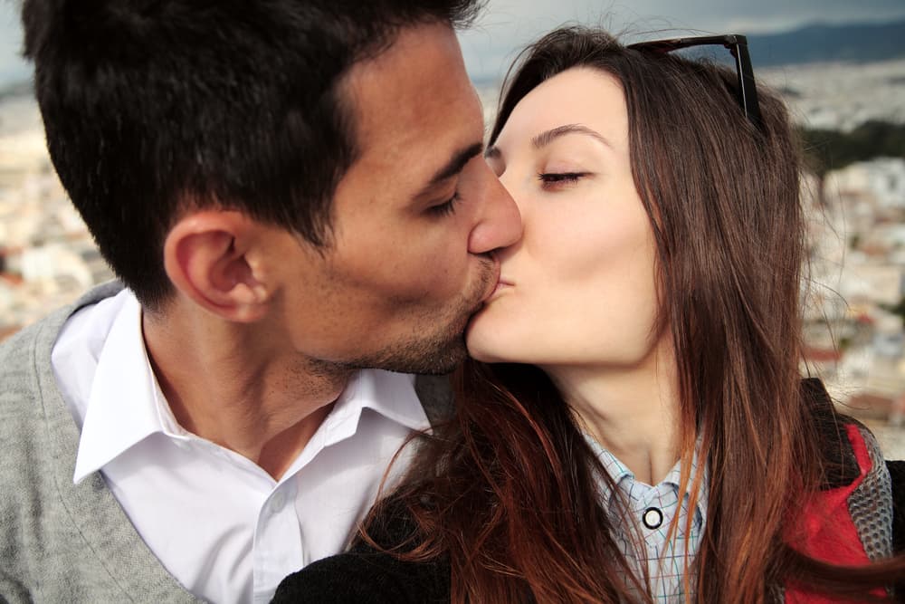 Buena energía en febrero, te has dado la oportunidad de abrir las puertas de tu corazón, por ello podrías recibir buen augurio y con él, la oportunidad de formalizar algo que te llene el año de buenas vibraciones.
<br>