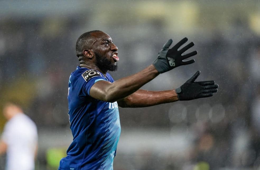 Porto se une y dedica triunfo a Marega tras sufrir racismo