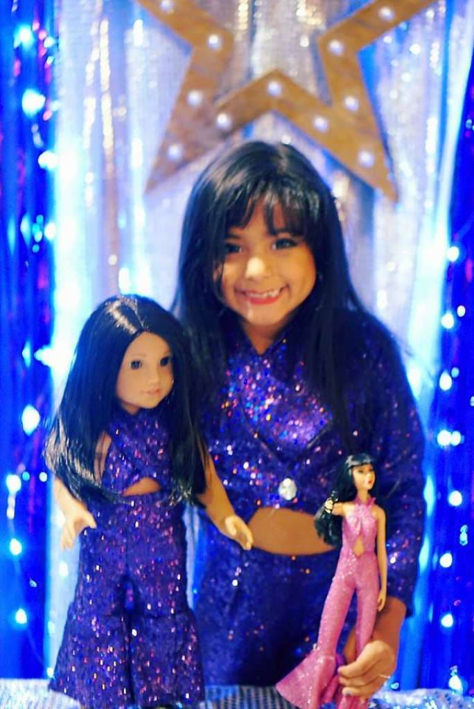 Ella también recibió dos muñecas de Selena y durante la fiesta, a los invitados les enseñó el baile 'The Washer Machine' que era característico de la cantante.