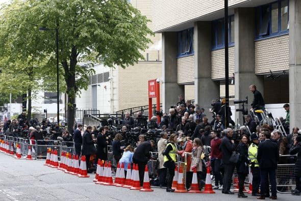 Miles de medios cubriendo la noticia.