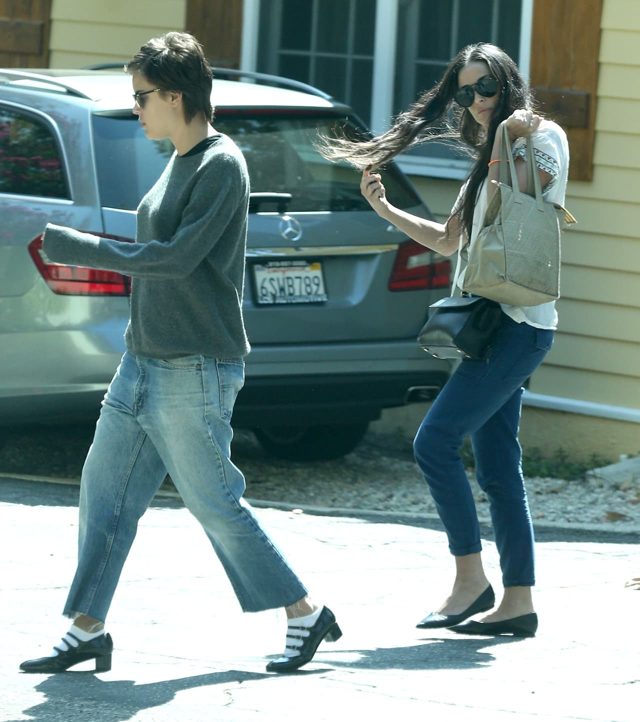 Demi Moore y su hija usaron un estilo muy similar.