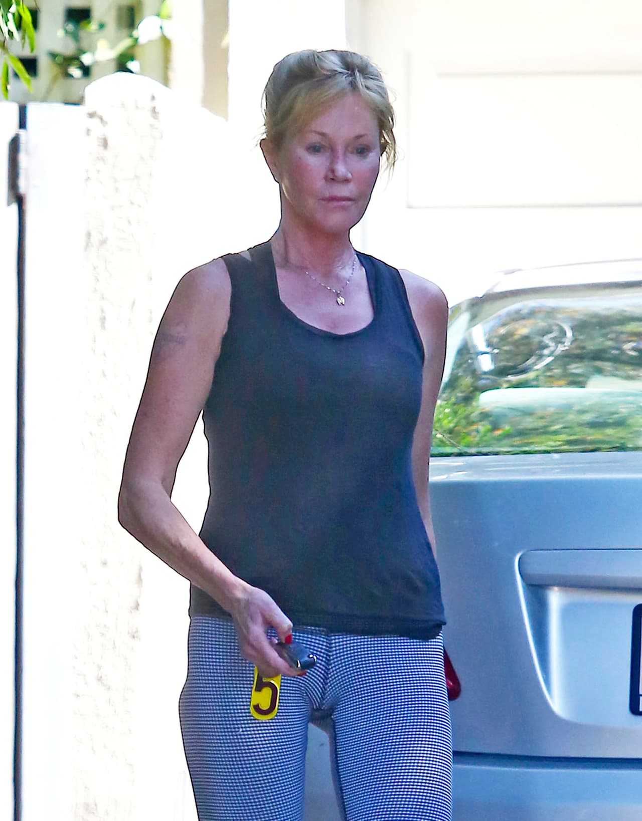 Melanie Griffith fue a otra sesión de láser para quitarse el tatuaje de Antonio Banderas.