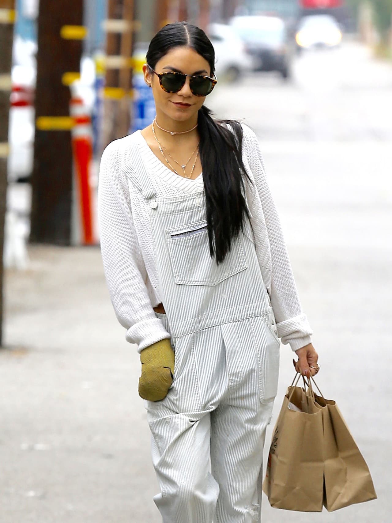 Vanessa Hudgens así reapareció tras anunciar que su padre tenía cárcel.