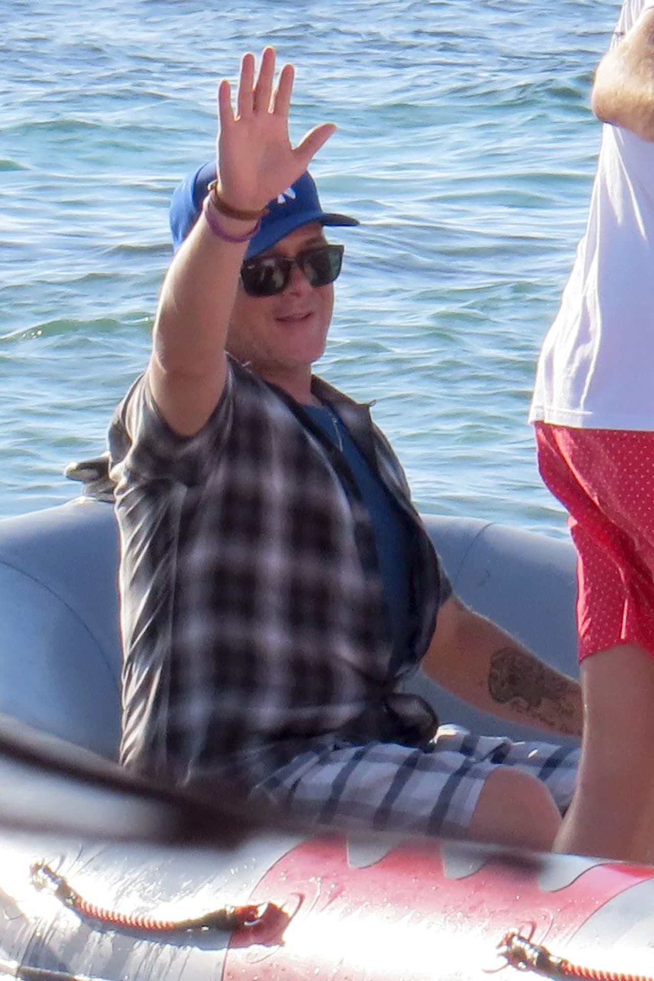 Alejandro Sanz disfrutó de vacaciones con su linda familia en España.