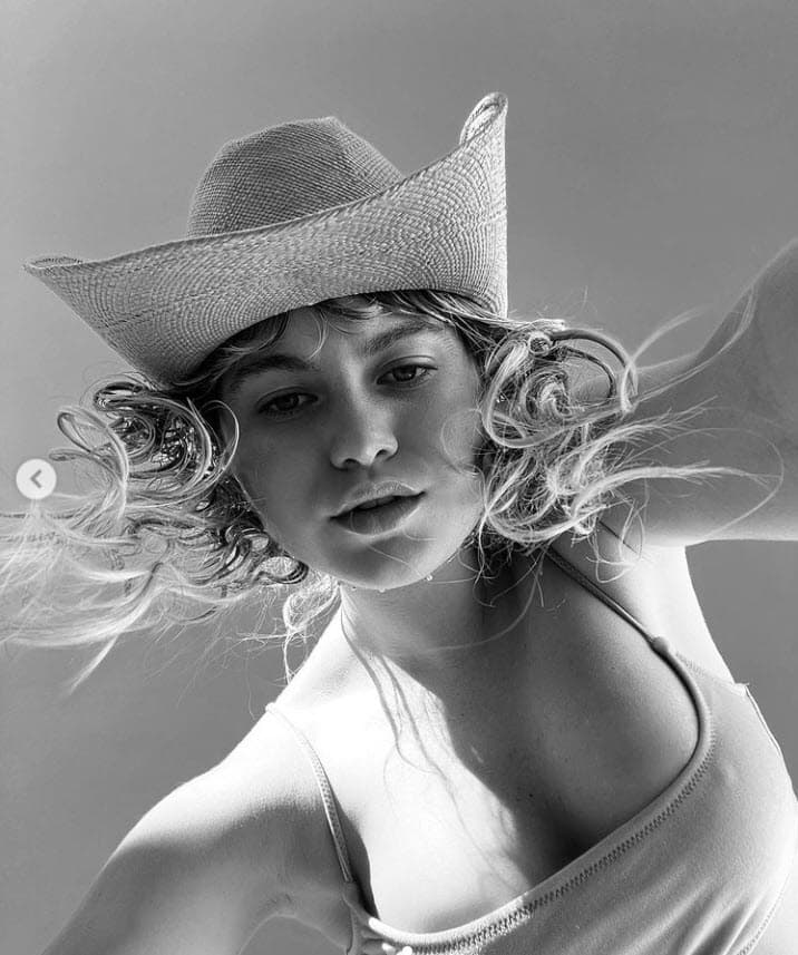 Se trata de una nueva faceta en la vida de la también actriz, quien en el pasado se castigaba a ella misma con opiniones negativas sobre su cuerpo. 
<br>