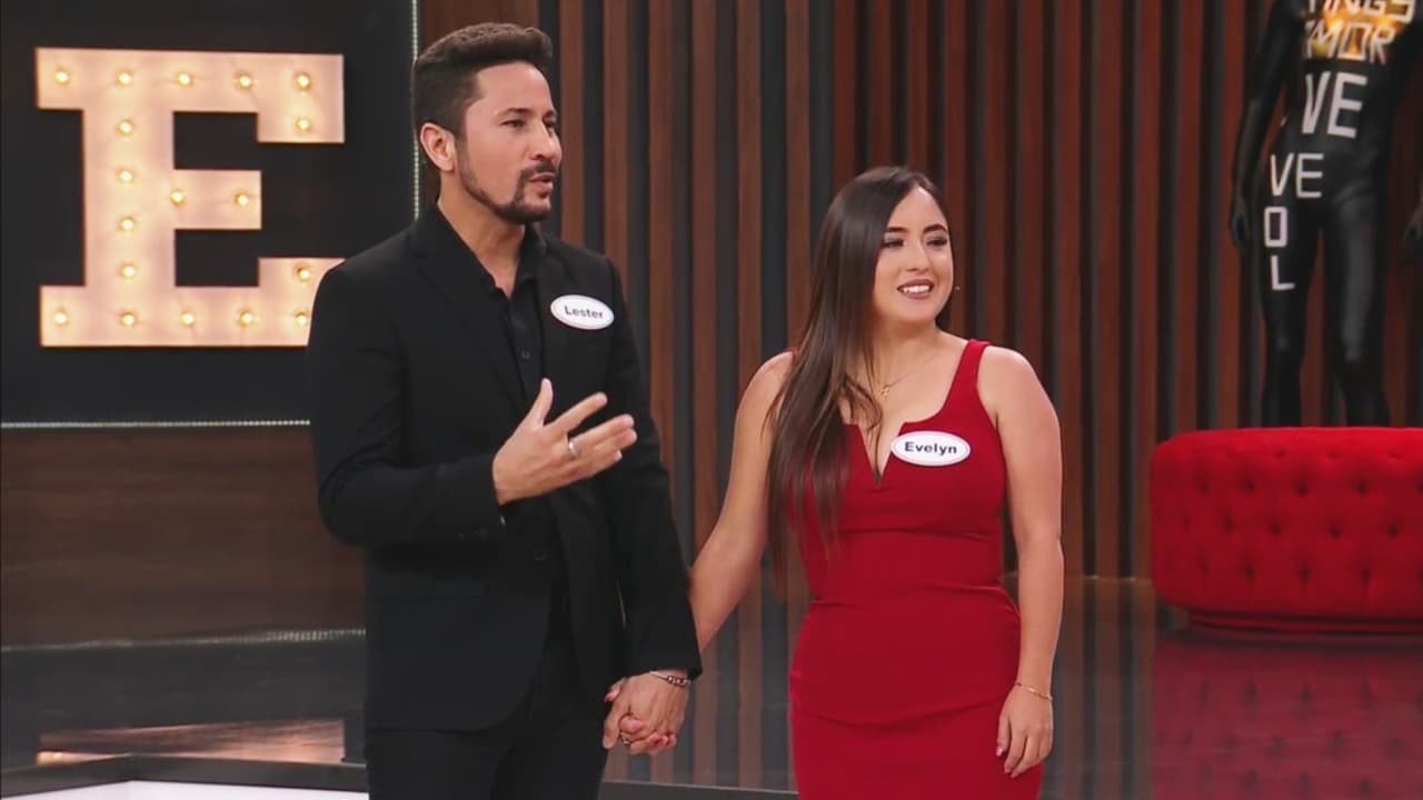 Lester acababa de tener una historia de amor fallida con Vanessa, pero no tardó en caer ante los encantos de Evelyn, quien llegó a flecharlo días después. El amoroso enumeró las cualidades de ella y 
<b><a href="https://www.univision.com/shows/enamorandonos/sin-soltarla-de-la-mano-lester-se-desvivio-en-halagos-para-su-flechada-cabe-en-mi-corazon-video" target="_blank">afirmó que cabía en su corazón</a></b>.