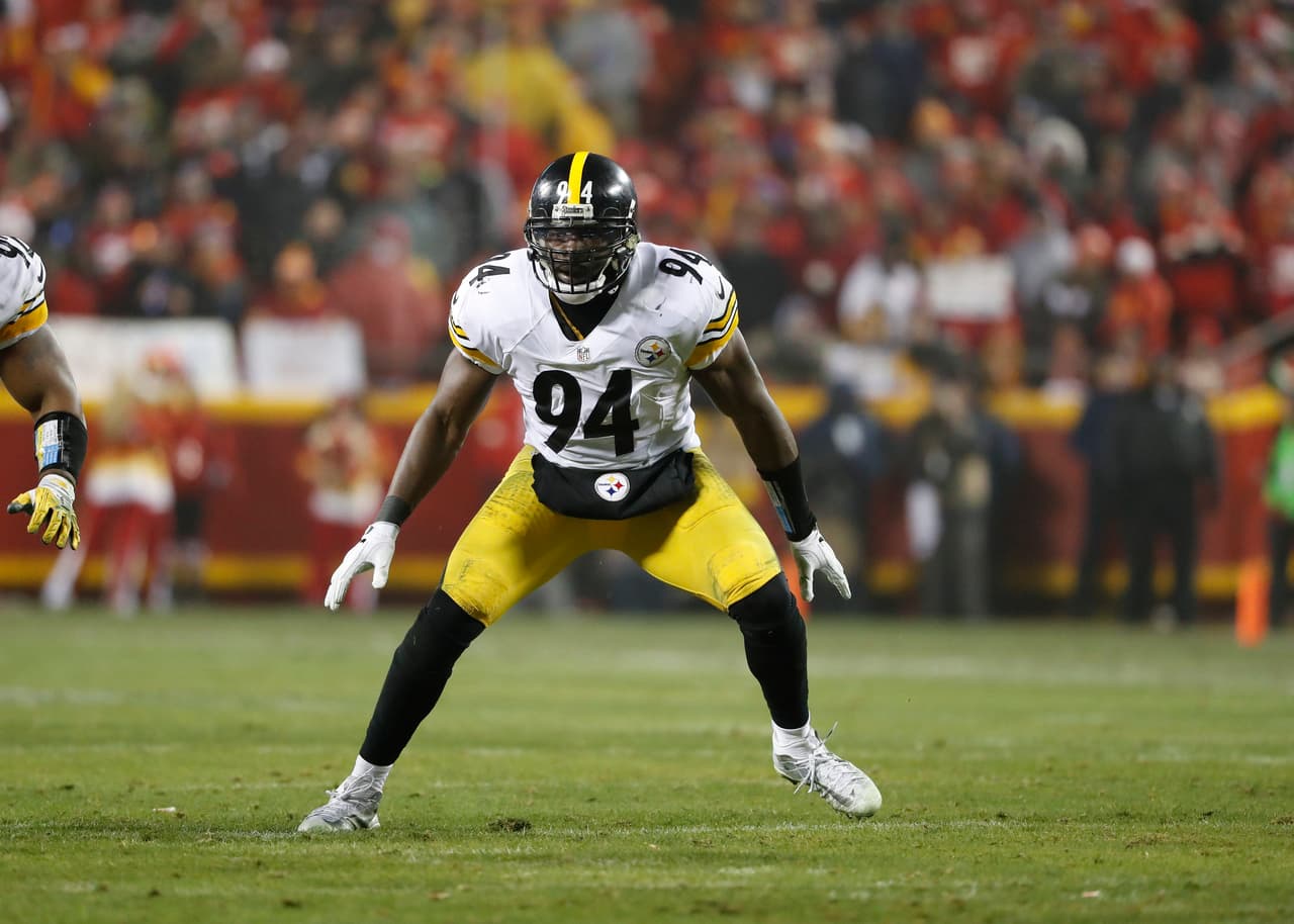 <b>45 ILB - LAWRENCE TIMMONS: </b>
<i>FIRMADO POR </i>
<b>MIAMI DOLPHINS</b>
<br>La velocidad de cierre y la capacidad de cobertura de Timmons se han deslizado de sus años más altos, pero sigue siendo lo suficientemente proficiente como para jugar las tres bajas.