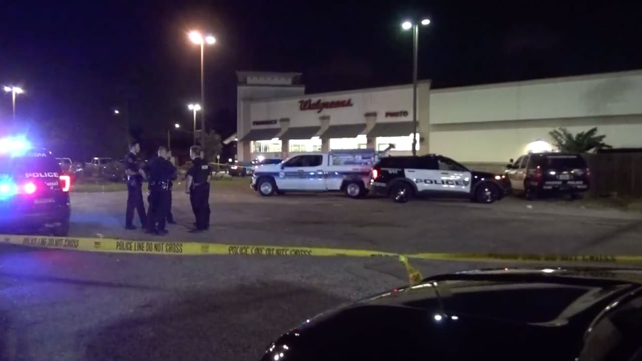 Las autoridades solicitan ayuda ciudadana con informes que lleven a esclarecer el caso y localizar a los sospechosos.
<br>