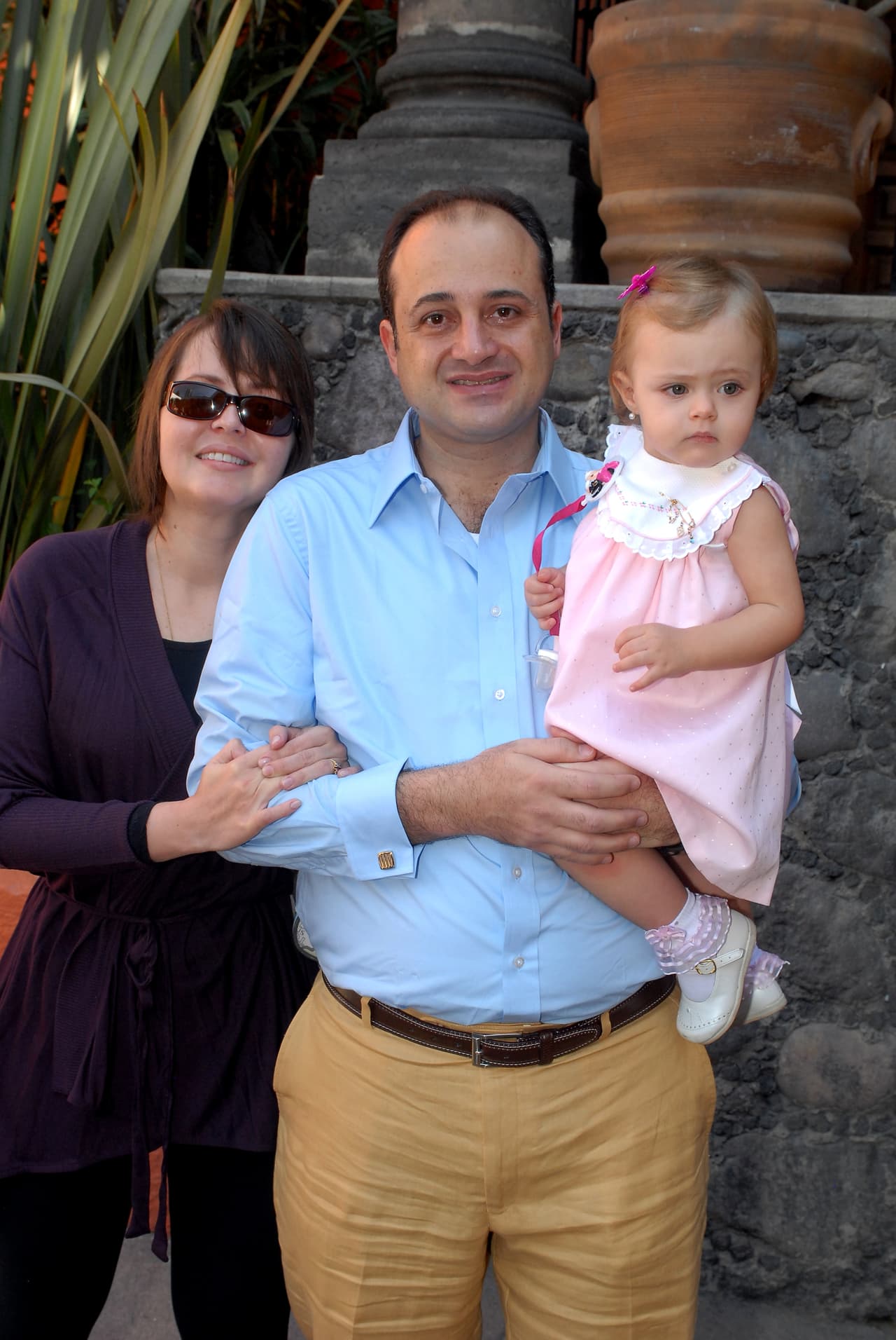 "No tengo ni un peso, además, también desaparecieron mis joyas de oro. Solo me quedan los anillos que no me ha quitado, tampoco están mis abrigos finos ni mis bolsas", aseguró también la exmodelo.