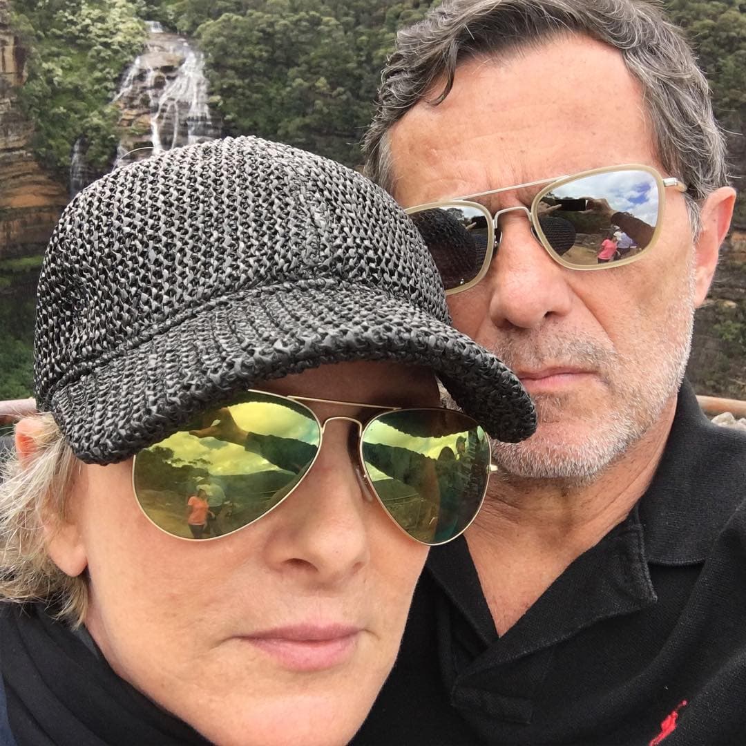 Justo cuando surgen los primeros rumores de la enfermedad de Christian, Zurita anuncia que los esposos se retiran de la actuación.