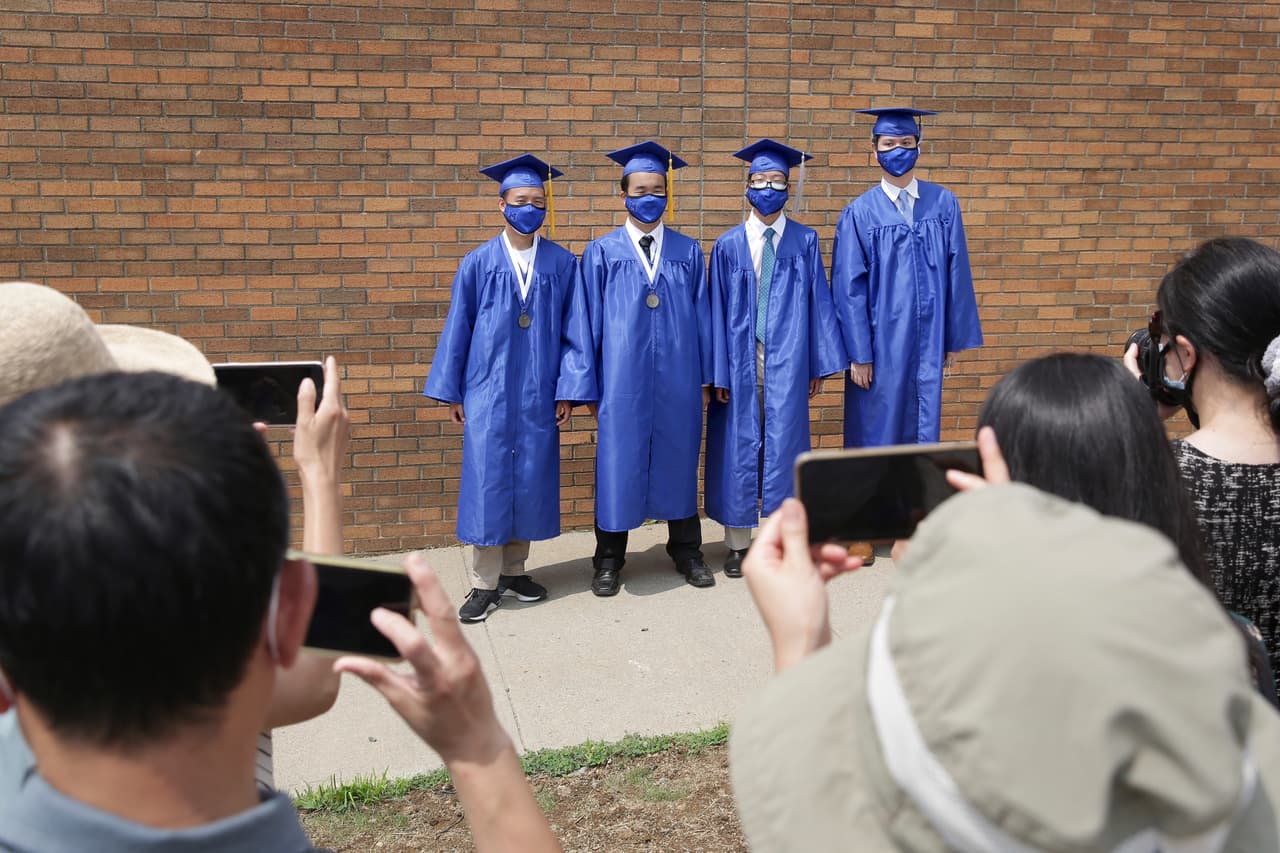 <b>Puesto 17. Nueva Jersey.</b> Entre junio de 2019 y junio de 2020 el empleo general cayó 13,4%, la mayor del país. La tasa de 16.6% es la segunda peor en el país y está muy por encima de la tasa nacional de 11.1%. A pesar de la magnitud del problema, Nueva Jersey no ha reducido las barreras para acceder a los beneficios de desempleo como otros estados.
