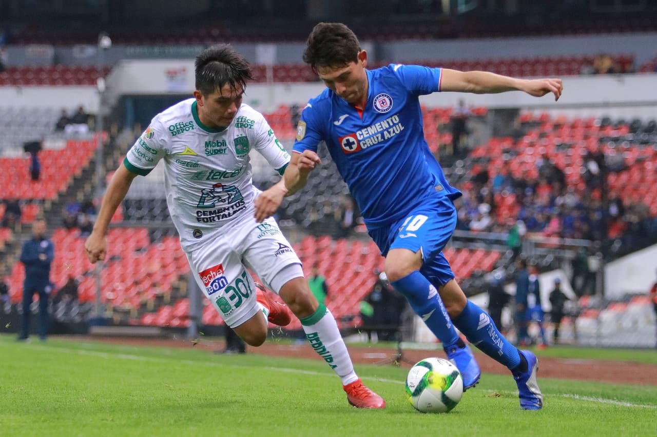 Cierta rivalidad se respiraba luego de que estos dos clubes se vieron las caras en las Semifinales de la edición pasada y que derivó en la eliminación de los Esmeraldas.