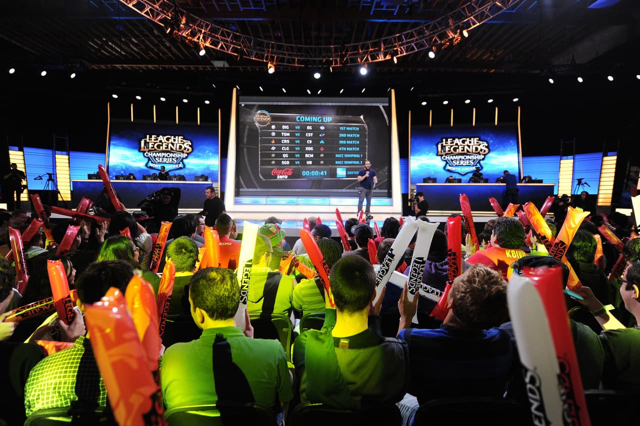 Oportunidades que debes aprovechar este mes: Una invitación que no estaba programada y puede ser a un programa de radio, televisión o una actividad similar donde haya dinero o premios por medio.