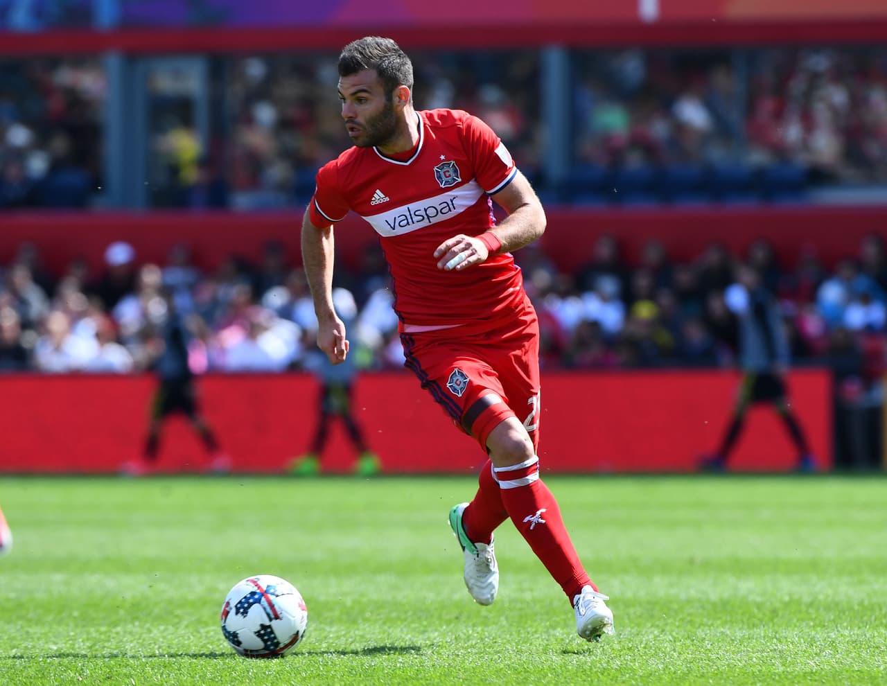 Nemanja Nikolic – El nacido en Serbia pero seleccionado de Hungría, llegó en 2017 y tomó a la MLS por sorpresa. Ha sido titular en los 19 partidos que ha disputado en liga el Chicago Fire. Es el centro efectivo y productivo delantero del superlíder Fire que hace cinco años no clasifica ni a Playoffs.