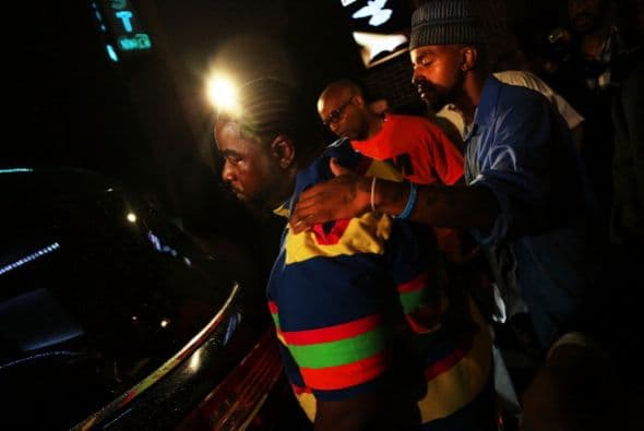 Familiares despidieron a Eric Garner, el hombre que murió bajo custodia de la policía en Staten Island. La agencia municipal que investiga las acusaciones de abusos por parte de la Policía anunció que está estudiando miles de quejas que ha recibido en los últimos años por el uso de técnicas de asfixia para la inmovilización de sospechosos.