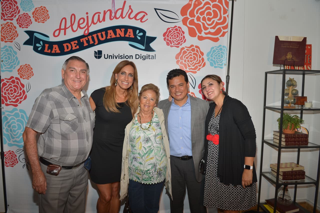 Hace unos días había hablado de un proyecto muy especial y finalmente pudo presentar a #AleLaDeTijuana frente a un grupo de amigos y colegas. Los presentes disfrutaron de la webserie entre risas y lágrimas. 
<a href="http://www.univision.com/shows/la-banda/aleladetijuana-revela-como-cruzo-la-frontera-video" target="_blank"><b>Aquí puedes ver el primer capítulo</b></a>.