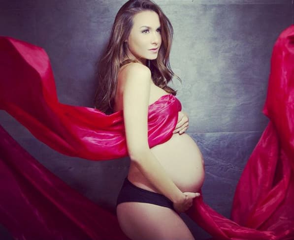 Odalys compartió en las redes su alegría: "Tras 39 semanas de espera hoy conocí el sentimiento más hermoso que existe . Gracias Gia de mi corazón por enseñarme en tan poco tiempo lo que es el amor verdadero. #HabemusGia #GiaBebe #YaSoyMama #AmorDelBueno".