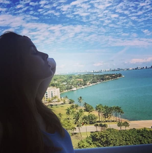 Gia nació por parto natural y pesó 3.3660 kilogramos.