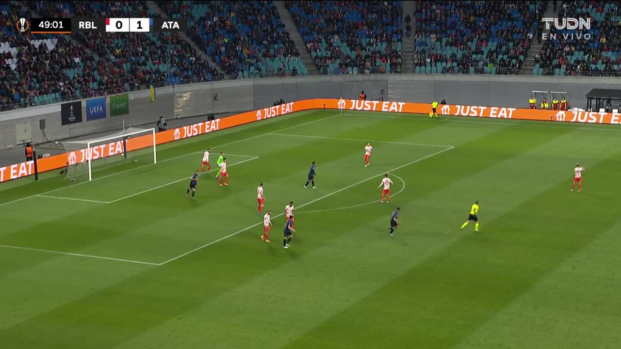 ¡TIRO ATAJADO! disparo por Davide Zappacosta.