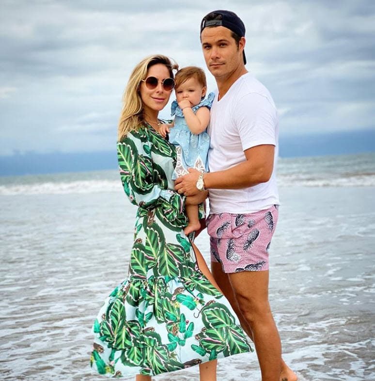 Ninguno de los dos tiene idea de cómo resultaron contagiados.