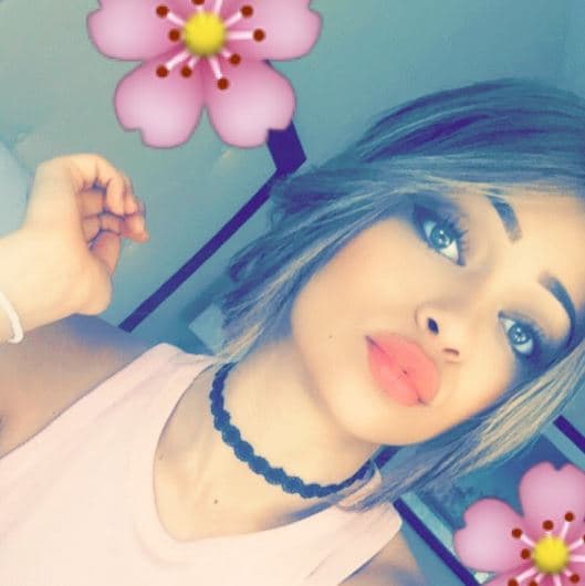 Danelly juega mucho con su estilo. Usa extensiones, pero le gusta llevarlo rubio, corto y liso.