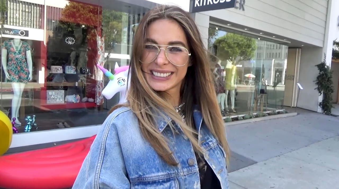 Sin duda Galilea es un encanto dentro y fuera de los foros de grabación. Desde que inició su carrera en 1993, siempre atiende a la prensa y posa para la lente de los fotógrafos.