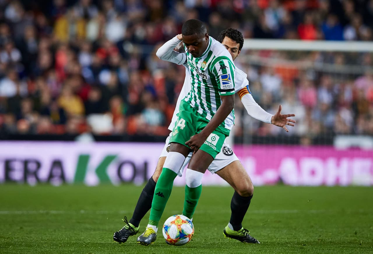 A este partido el Valencia llegaba de empatar con el Leganés por La Liga, mientras que el Betis se quedó con un triunfo en su visita al Valladolid por 2-0.