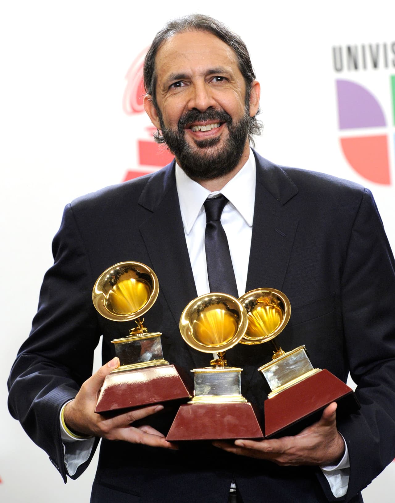 En 2010 se llevó cinco galardones, con los que logró reafirmar su éxito en el mercado musical.