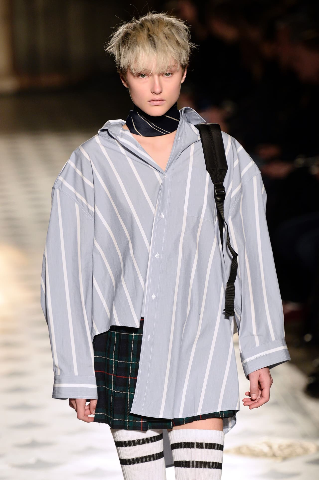 Balenciaga ¿por qué tan blancas tus modelos?