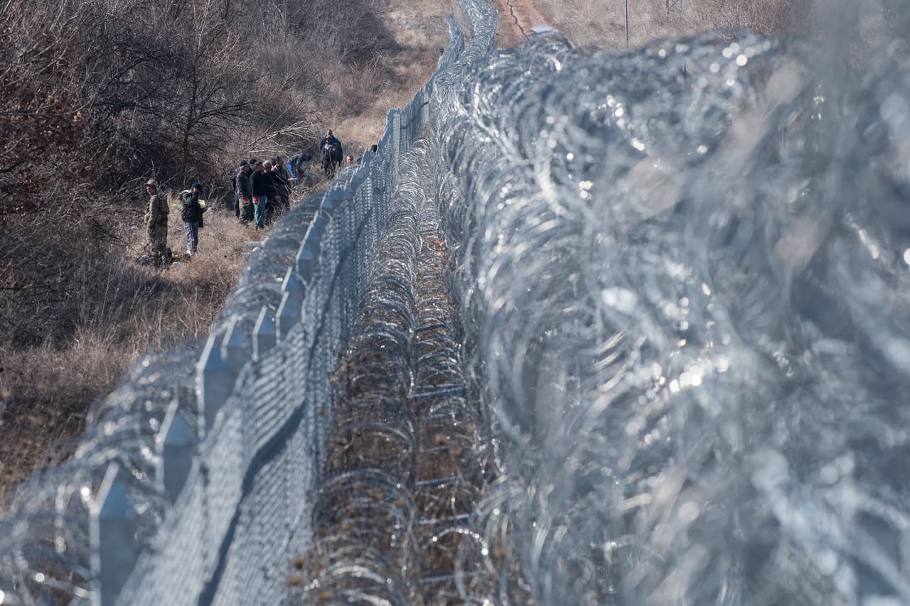 <b>Bulgaria - Turquía: </b>La barrera de 91 millas entre Turquía y Bulgaría fue construida en 1916 como respuesta a la crisis de migrantes que intentan llegar a la Comunidad Europea. La fotografía fue tomada en Lesovo, Bulgaria, el 21 de febrero de 2017.
<br>