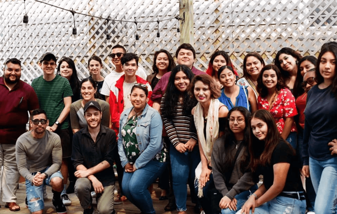 Activistas en Gage Park recaudan ayudas para familias indocumentadas impactadas por la crisis del coronavirus