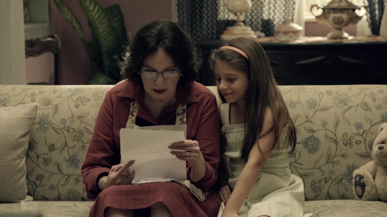 <b>Teresa Santero</b>, la madre Oswaldo, Felipe y Raquel, abuela de Zoe, Tiago, André, Guto y Lorena, es una mujer optimista aún ante las dificultades económicas que ha tenido que enfrentar educando sola a sus hijos.