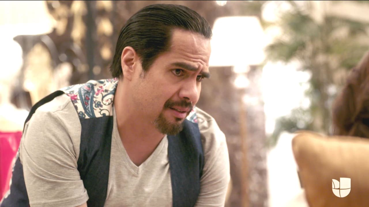 Adán le llevó las mejores telas para confeccionar su vestido de novia.